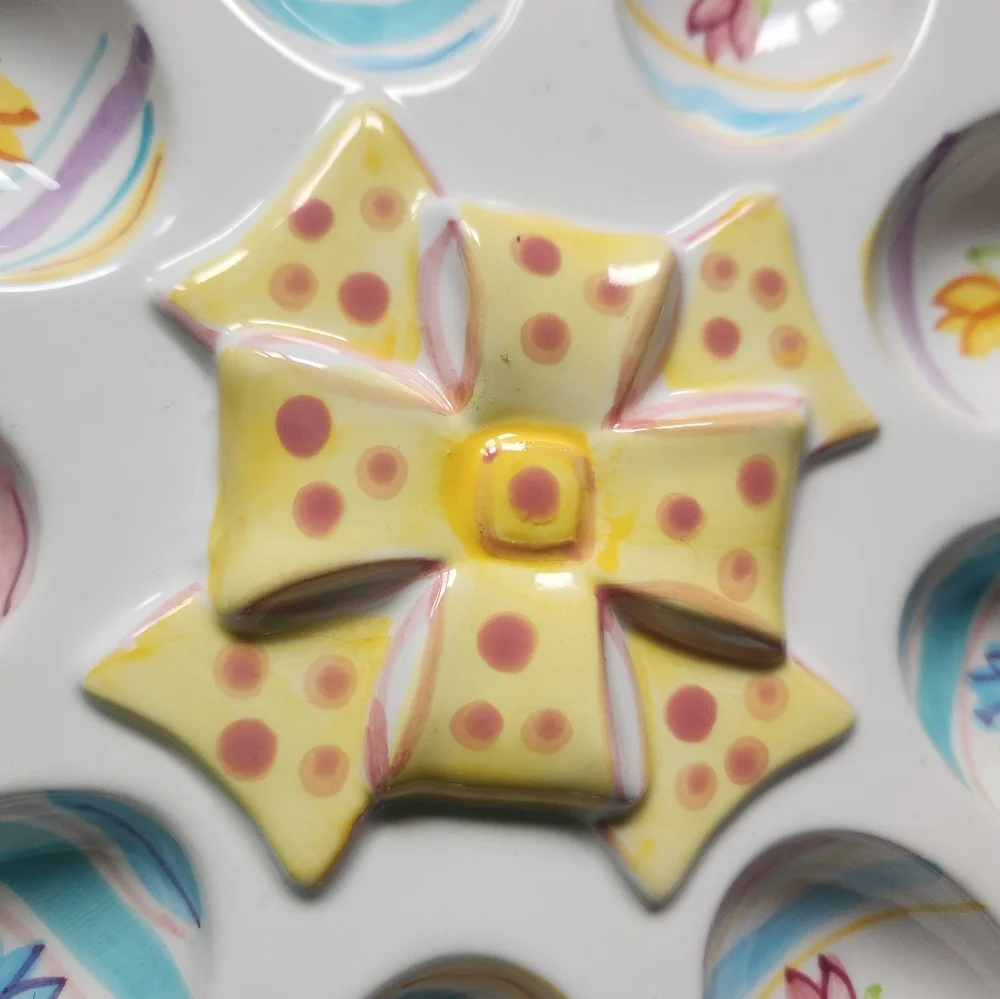 NWT Ceramic Deviled Egg Serving Dish Easter Egg 10 Inch - Picture 4 of 9